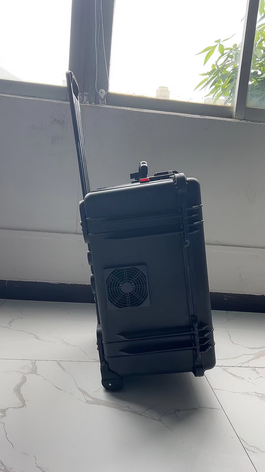 鲁山手拉箱型移动通信干扰器